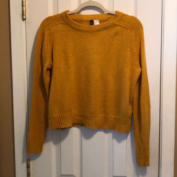 Divided Sweaters - Divided cropped sweater